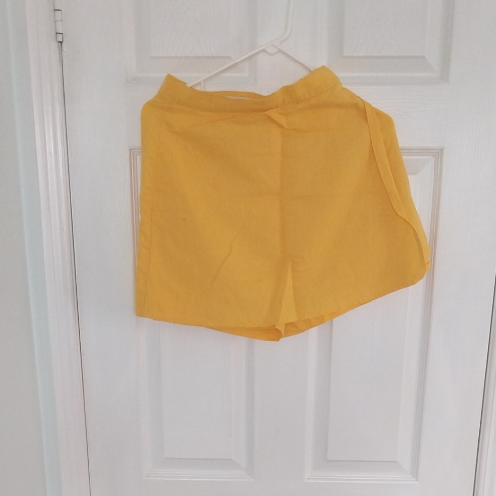 Vibrant Yellow Linen blended skort